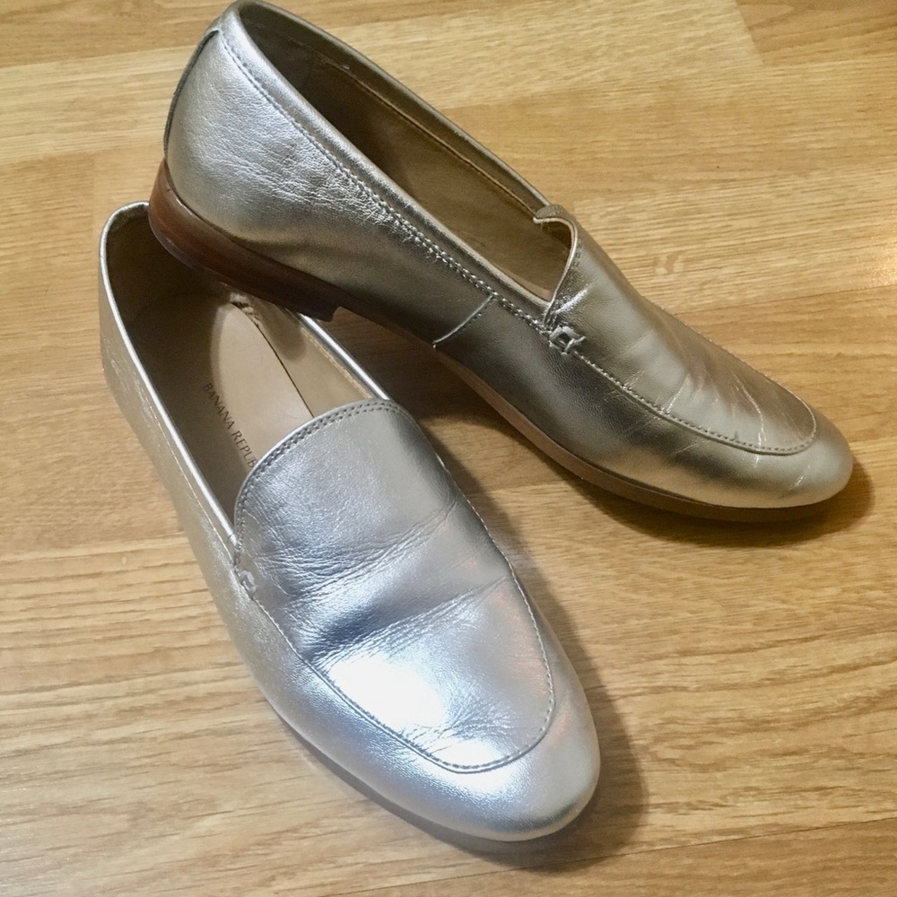 Banana Republic Metallic Silver Flats